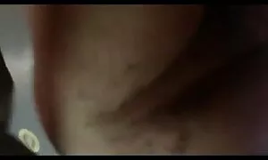பெரிய மார்பகங்களுடன் ...