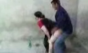 உஸ்பெக் முதிர்ந்த கு ...