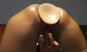ஒரு பெரிய தடிமனான கு ...